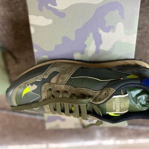 Brand new Valentino sneakers size 11(U.S)